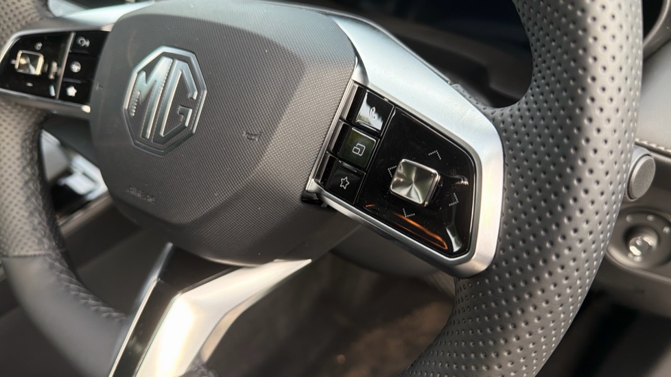 MG ZS 1.5 Hybrid+ Trophy 5dr Auto Hybrid Hatchback - Image 27