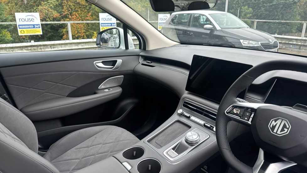 MG MGS6 180kW Trophy EV Long Range 77kWh 5dr Auto Electric Estate - Image 14