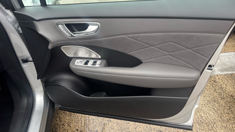 MG MGS6 180kW Trophy EV Long Range 77kWh 5dr Auto Electric Estate - Image 27