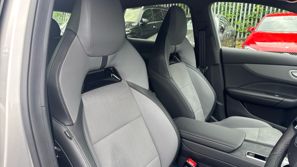 MG MG4 320kW XPOWER 64kWh 5dr Auto Electric Hatchback - Image 31