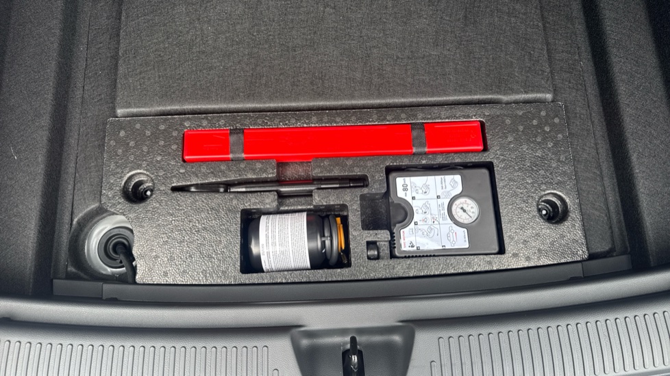 MG MG4 320kW XPOWER 64kWh 5dr Auto Electric Hatchback - Image 39