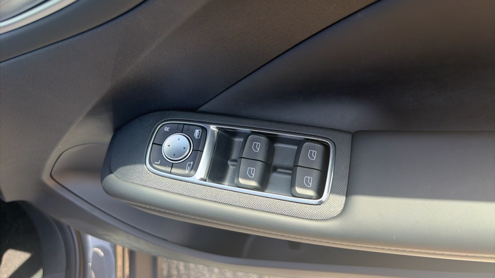 MG MG4 Urban 118kW Premium Long Range 54kWh 5dr Auto Electric Hatchback - Image 33