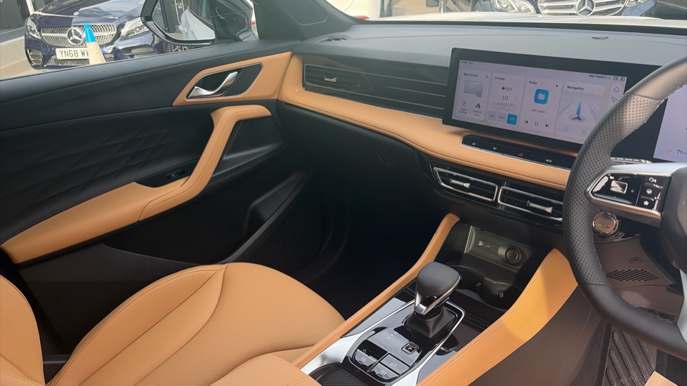 MG HS 1.5 T-GDI Hybrid+ Trophy 5dr Auto Hybrid Hatchback - Image 14