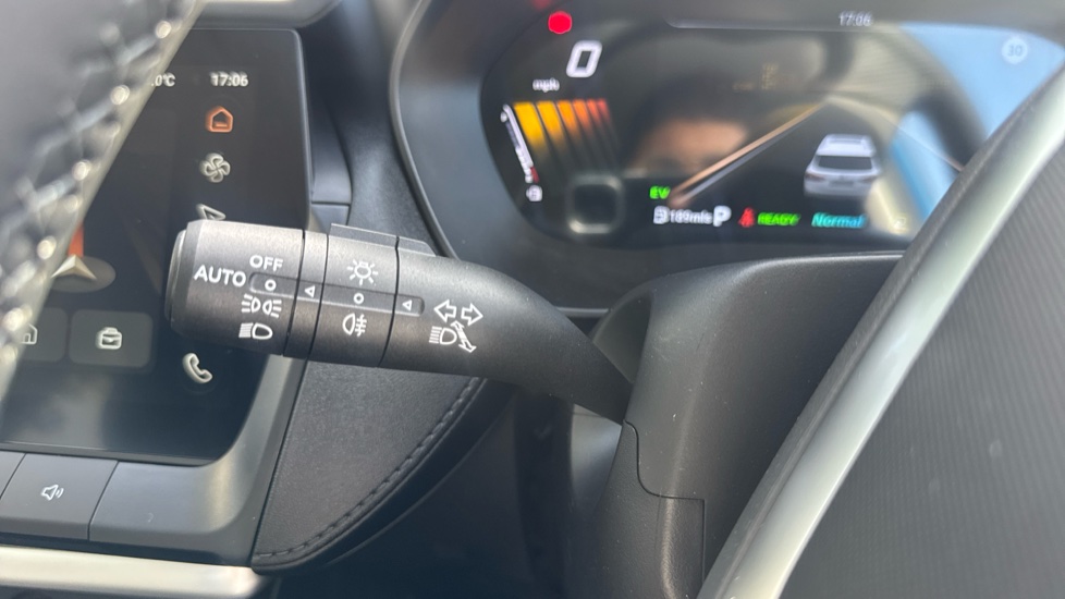 MG ZS 1.5 Hybrid+ Trophy 5dr Auto Hybrid Hatchback - Image 21