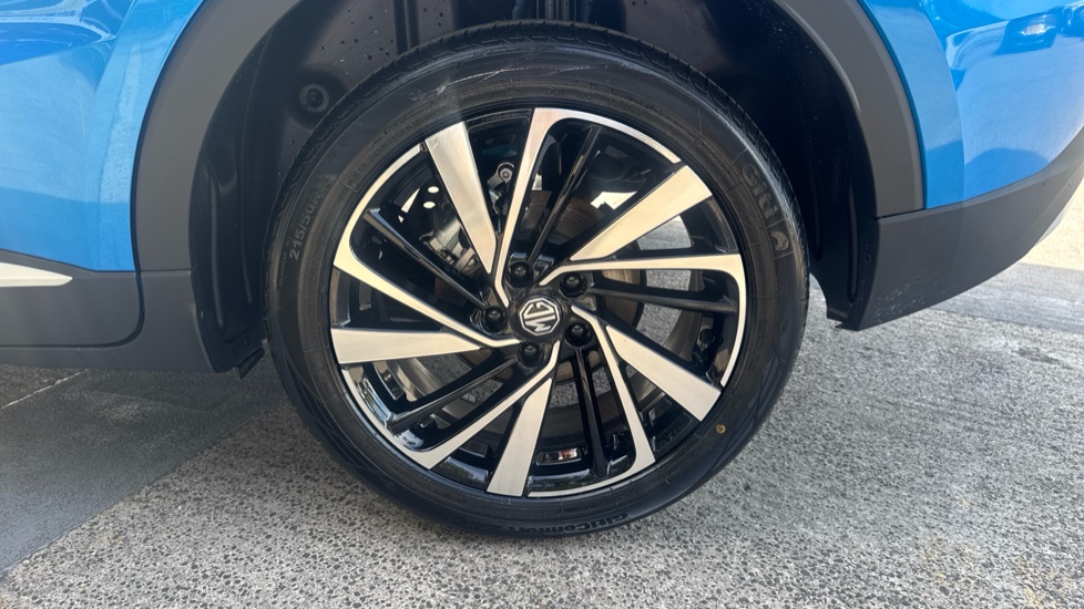 MG ZS 1.5 Hybrid+ Trophy 5dr Auto Hybrid Hatchback - Image 29