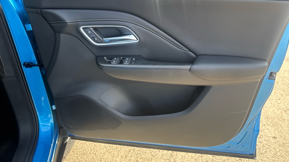 MG ZS 1.5 Hybrid+ Trophy 5dr Auto Hybrid Hatchback - Image 38