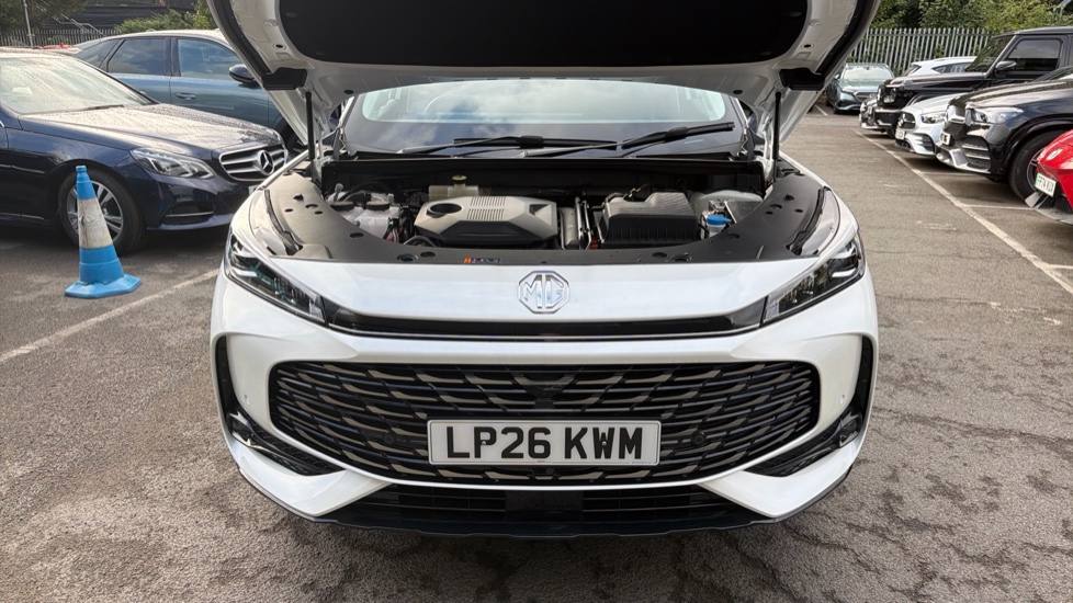 MG HS 1.5 T-GDI PHEV Trophy 5dr Auto Hatchback - Image 8