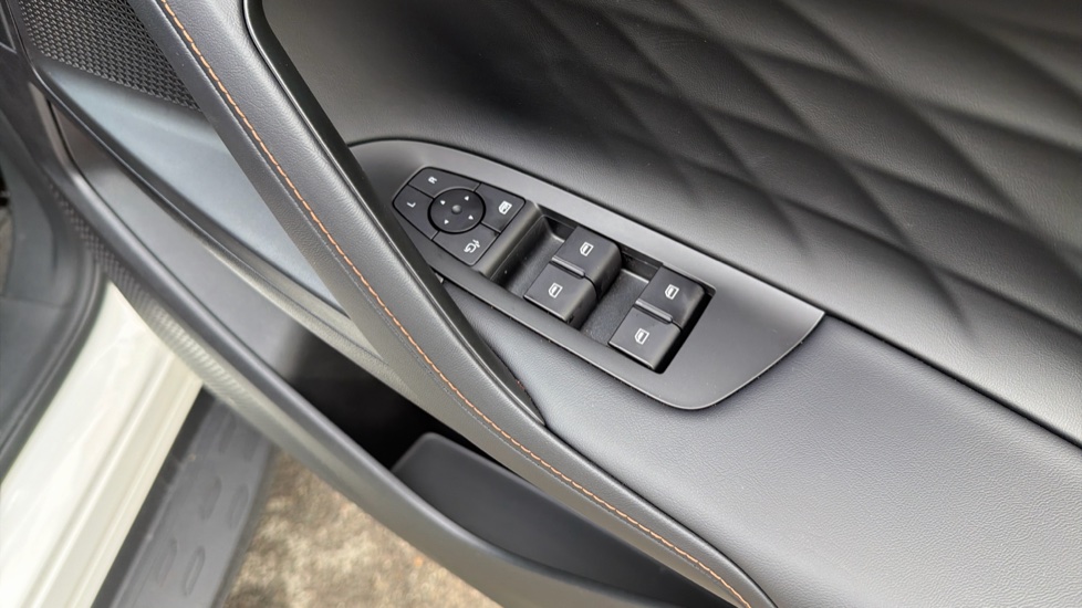 MG HS 1.5 T-GDI PHEV Trophy 5dr Auto Hatchback - Image 26