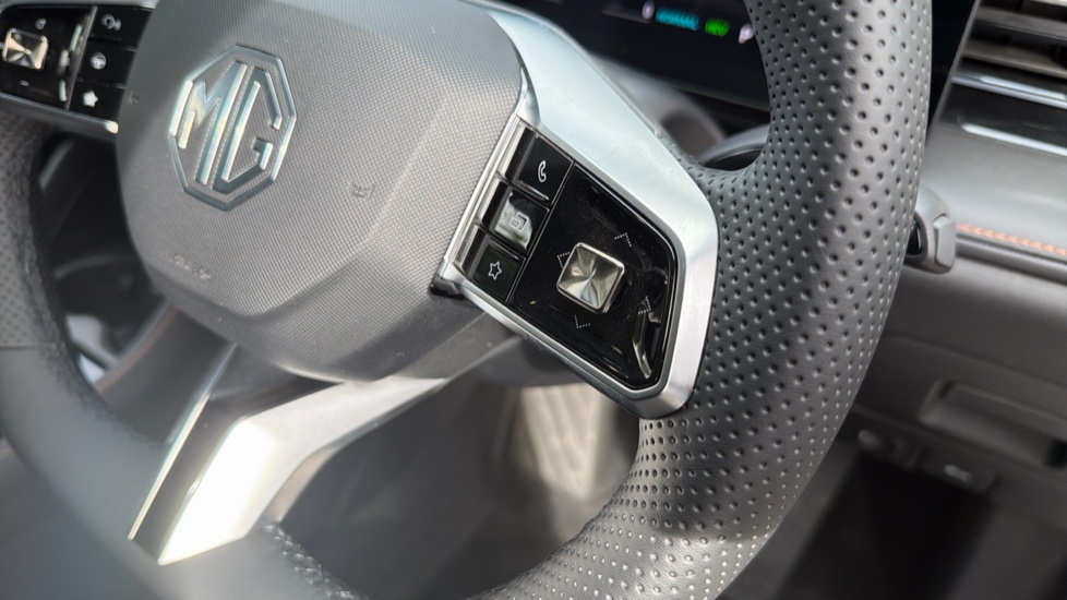 MG HS 1.5 T-GDI PHEV Trophy 5dr Auto Hatchback - Image 29