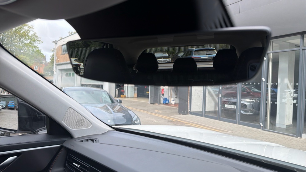 MG HS 1.5 T-GDI PHEV Trophy 5dr Auto Hatchback - Image 31