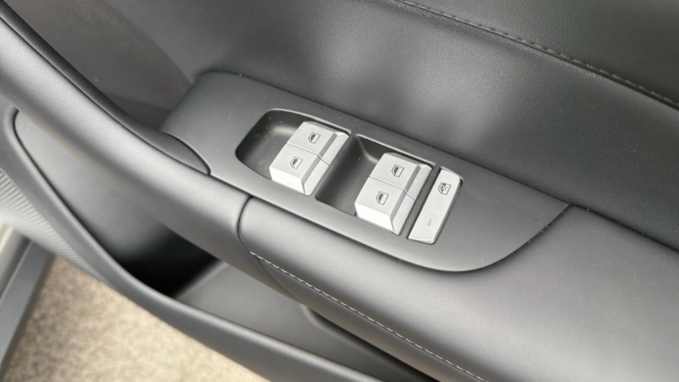 MG MG4 170kW Premium Long Range 64kWh 5dr Auto Electric Hatchback - Image 25