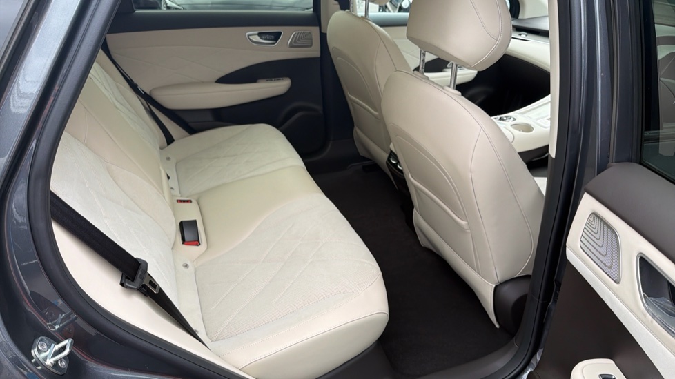 MG MGS6 180kW Trophy EV Long Range 77kWh 5dr Auto Electric Estate - Image 16