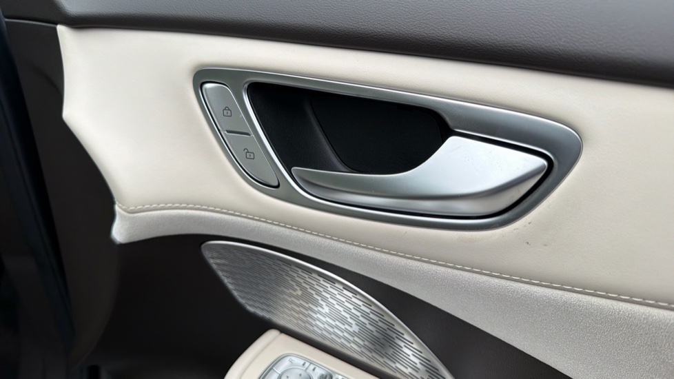 MG MGS6 180kW Trophy EV Long Range 77kWh 5dr Auto Electric Estate - Image 27