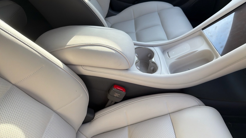 MG IM5 217kW Standard Range 75kWh 5dr Auto Electric Hatchback - Image 29
