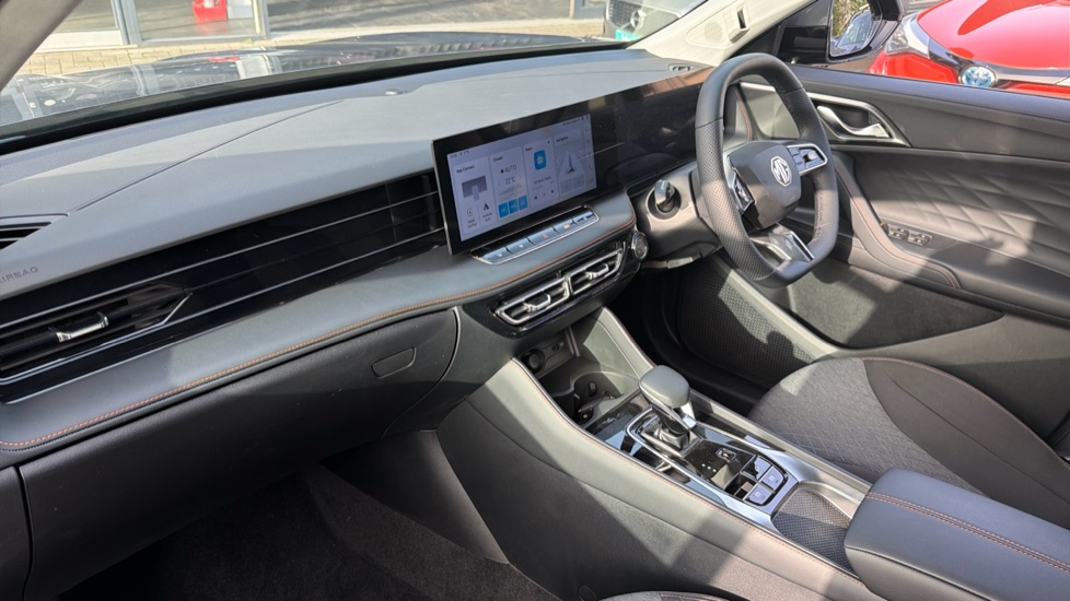MG HS 1.5 T-GDI PHEV SE 5dr Auto Hatchback - Image 9