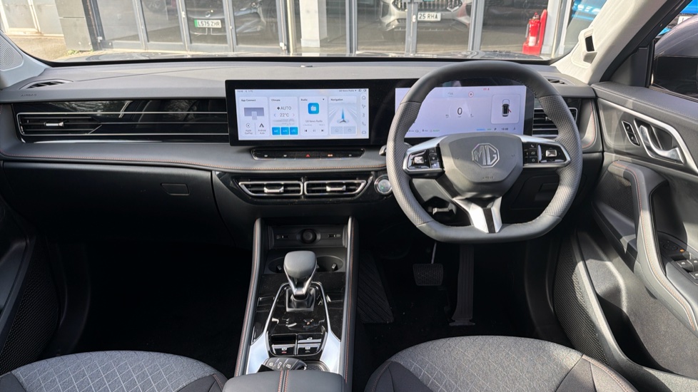 MG HS 1.5 T-GDI PHEV SE 5dr Auto Hatchback - Image 10