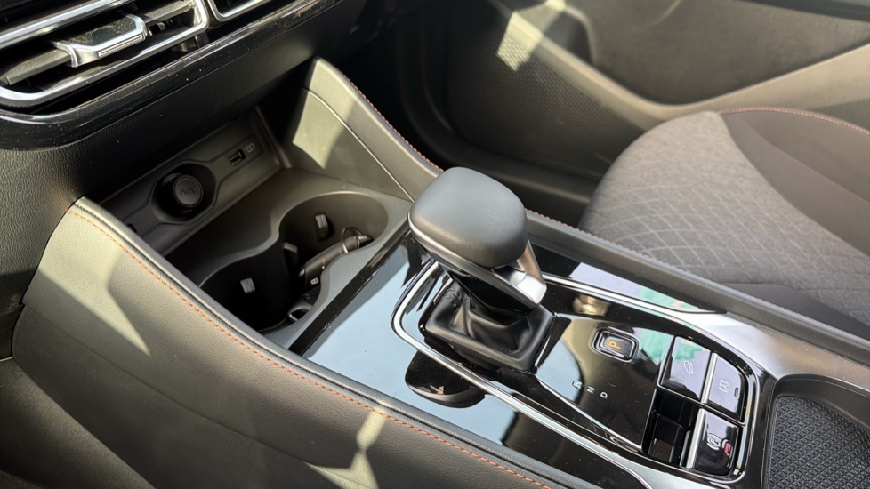 MG HS 1.5 T-GDI PHEV SE 5dr Auto Hatchback - Image 13