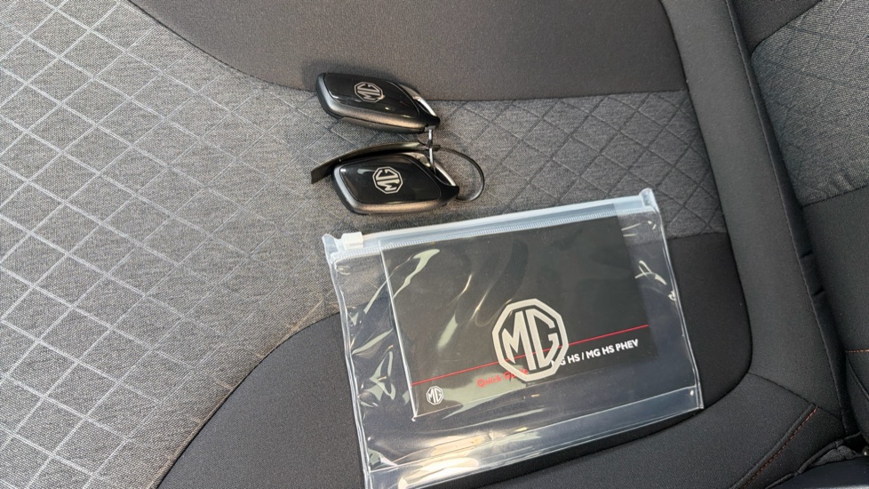 MG HS 1.5 T-GDI PHEV SE 5dr Auto Hatchback - Image 19