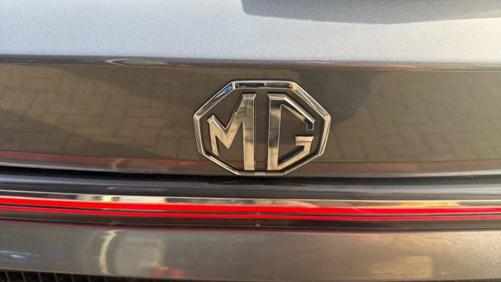 MG HS 1.5 T-GDI PHEV SE 5dr Auto Hatchback - Image 25