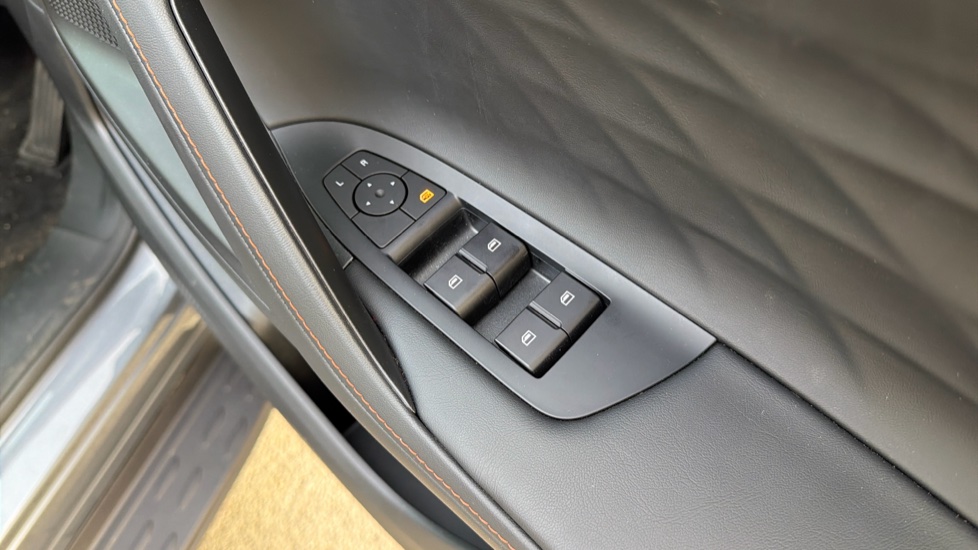 MG HS 1.5 T-GDI PHEV SE 5dr Auto Hatchback - Image 34