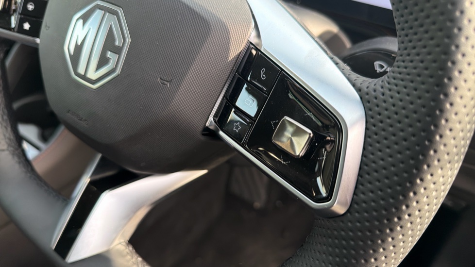 MG HS 1.5 T-GDI PHEV SE 5dr Auto Hatchback - Image 36