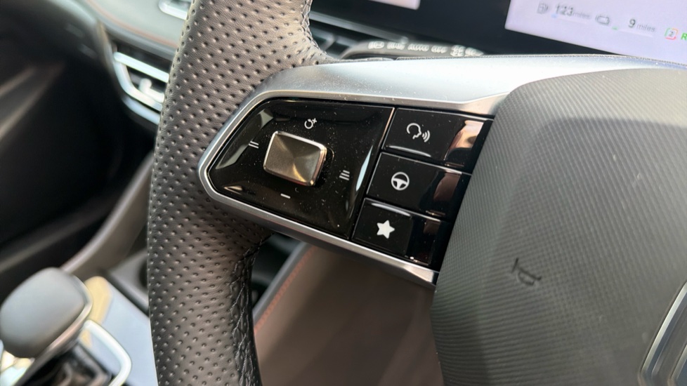 MG HS 1.5 T-GDI PHEV SE 5dr Auto Hatchback - Image 37