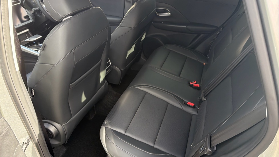 MG ZS 1.5 Hybrid+ Trophy 5dr Auto Hybrid Hatchback - Image 16