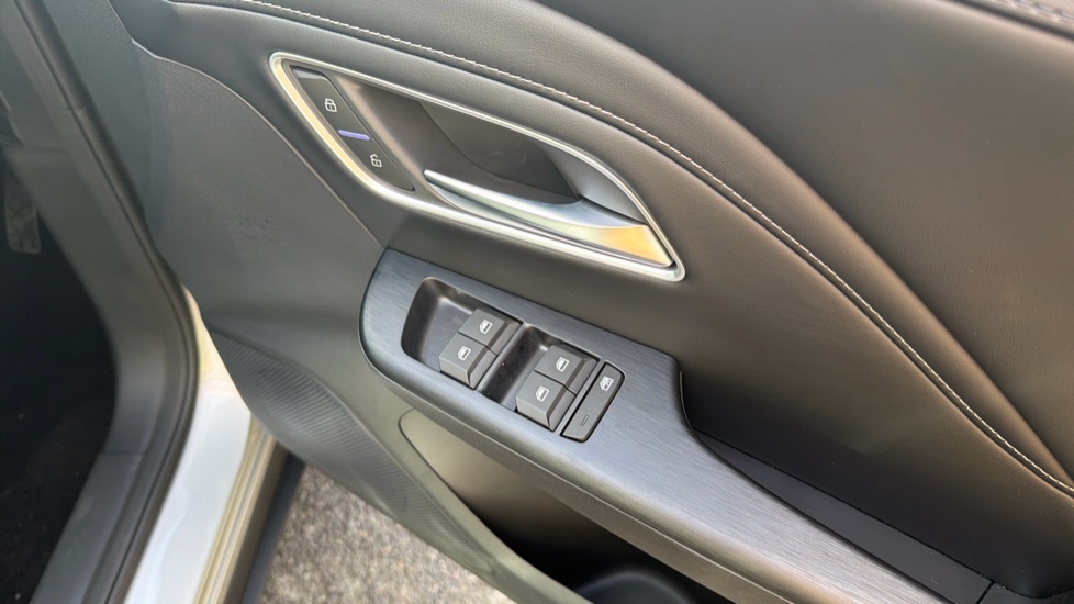 MG ZS 1.5 Hybrid+ Trophy 5dr Auto Hybrid Hatchback - Image 21