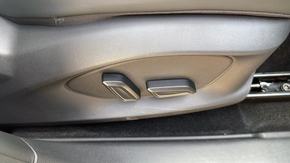 MG ZS 1.5 Hybrid+ Trophy 5dr Auto Hybrid Hatchback - Image 24