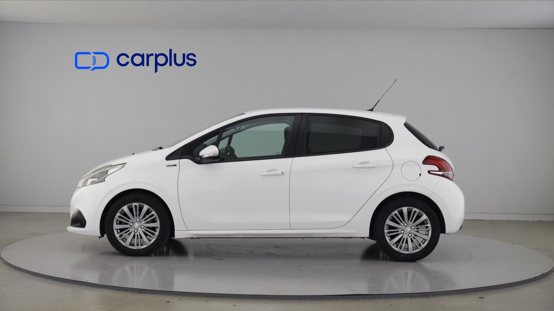 Peugeot 208 Allure 1.2 PureTech 82 Euro 6.2 — photo 4