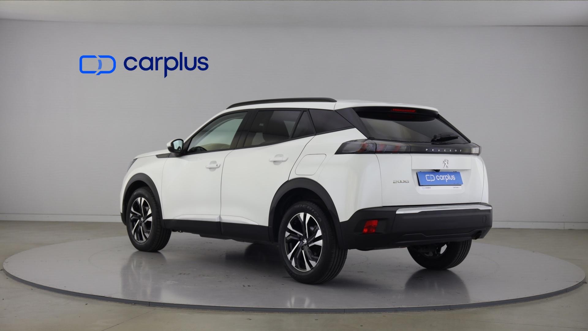 Peugeot 2008 1.2 PureTech 100cv Allure — photo 3