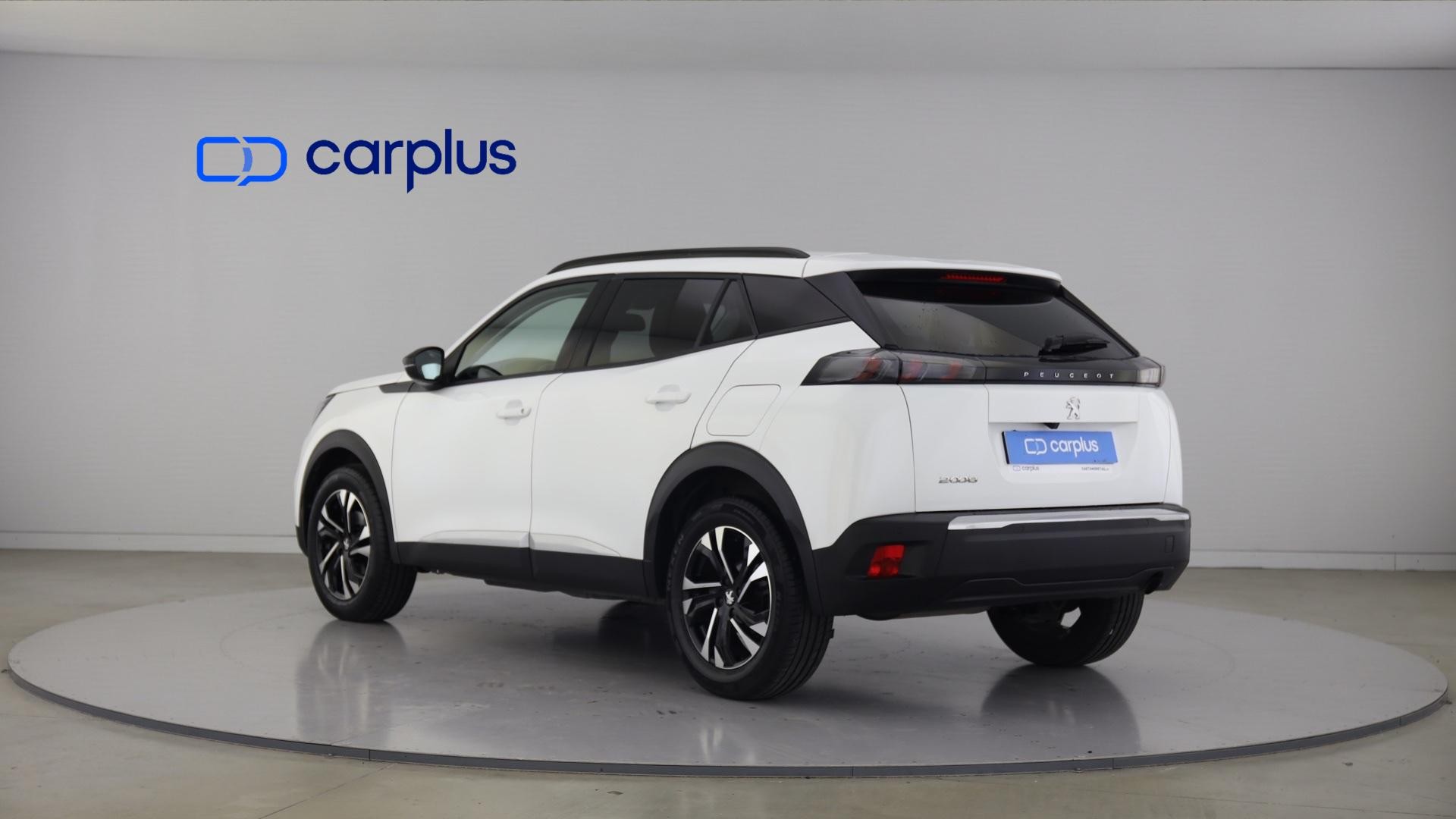 Peugeot 2008 1.2 PureTech 100cv Allure — photo 3