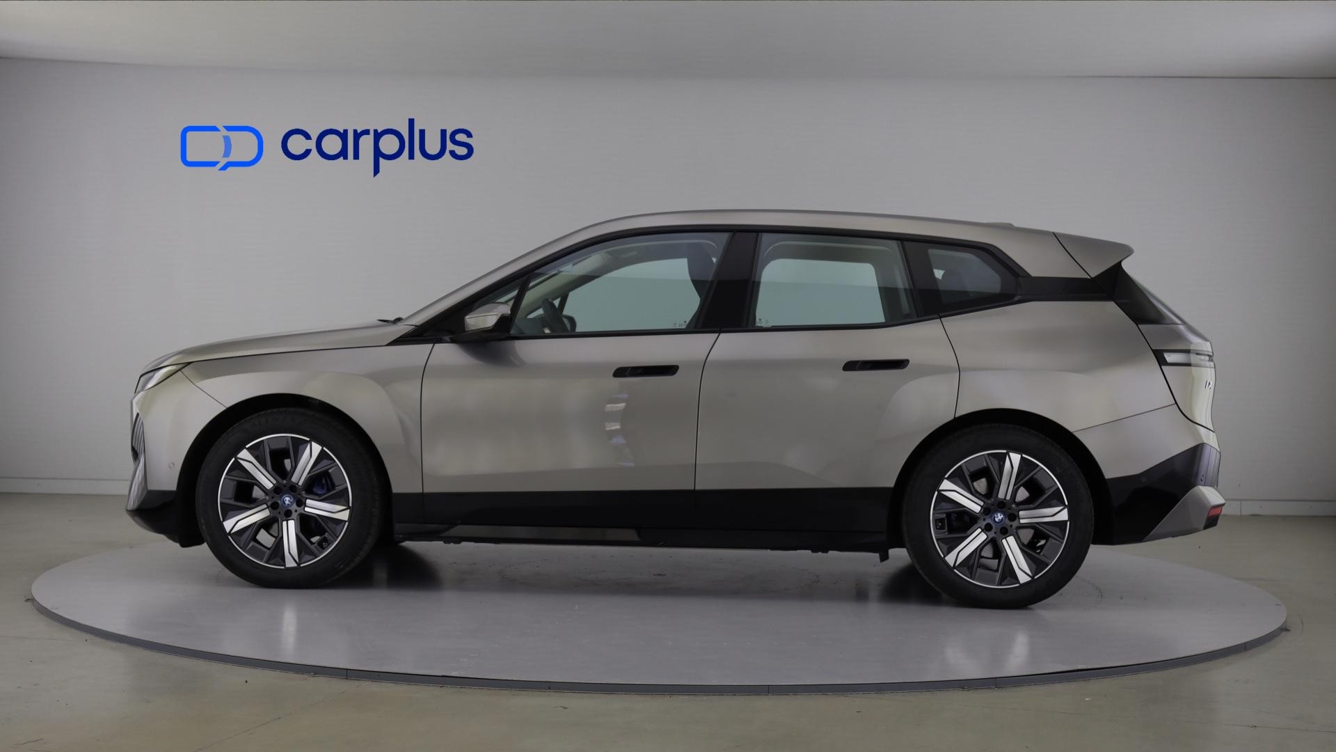 BMW iX xDrive50 — photo 4