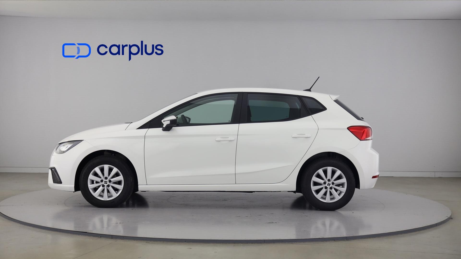 SEAT Ibiza 1.0 TSI REFERENCE 5v — photo 4