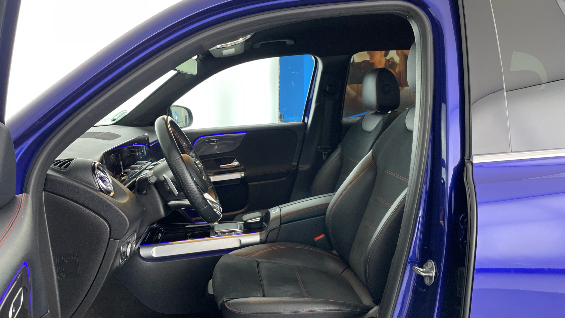 Mercedes-Benz GLB - 11
