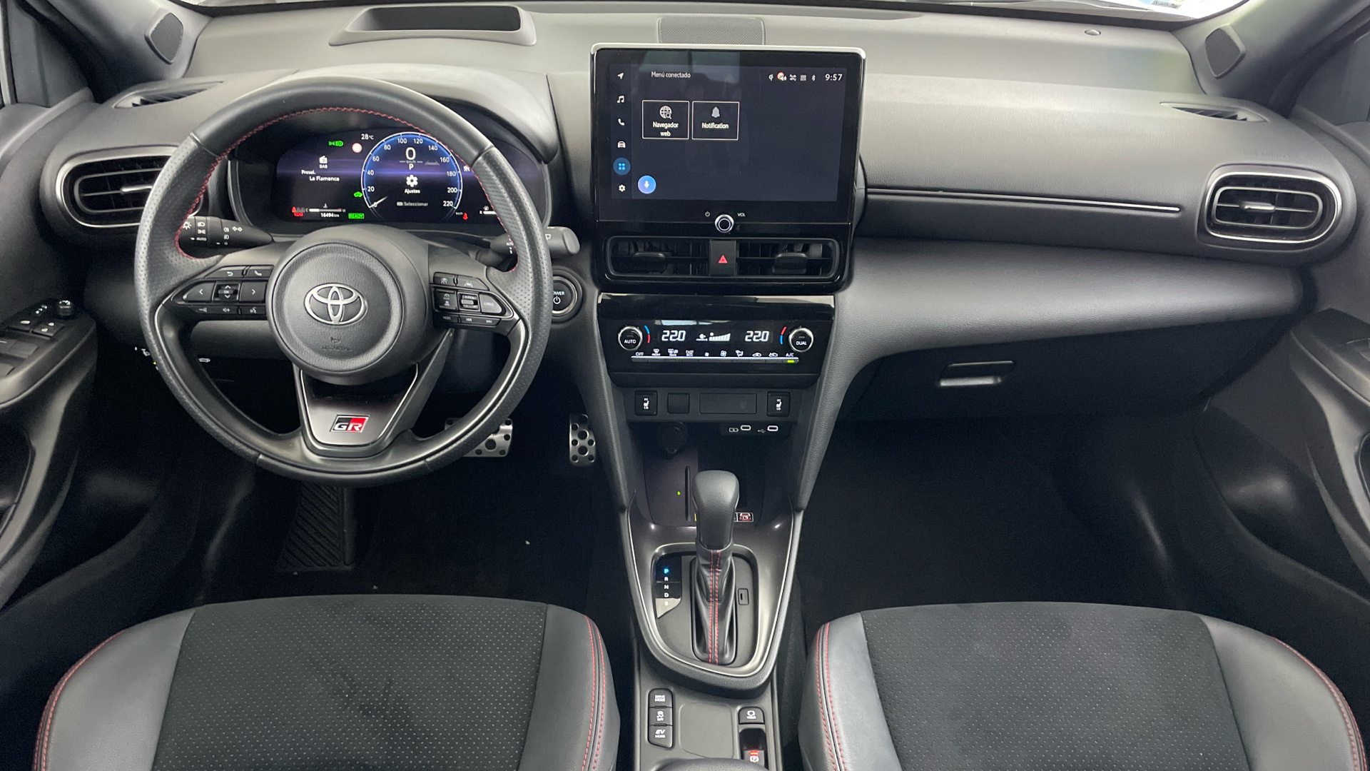 TOYOTA Yaris Cross - 10