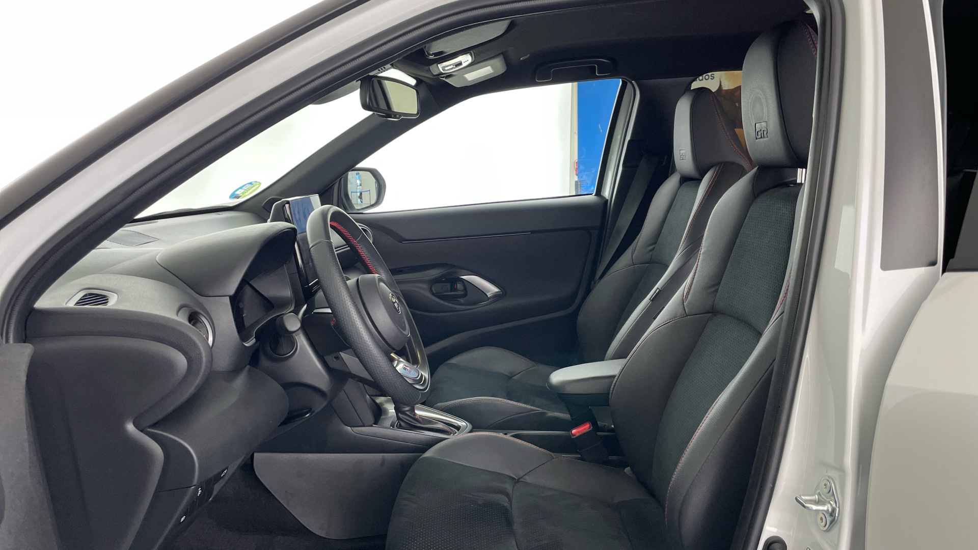 TOYOTA Yaris Cross - 11