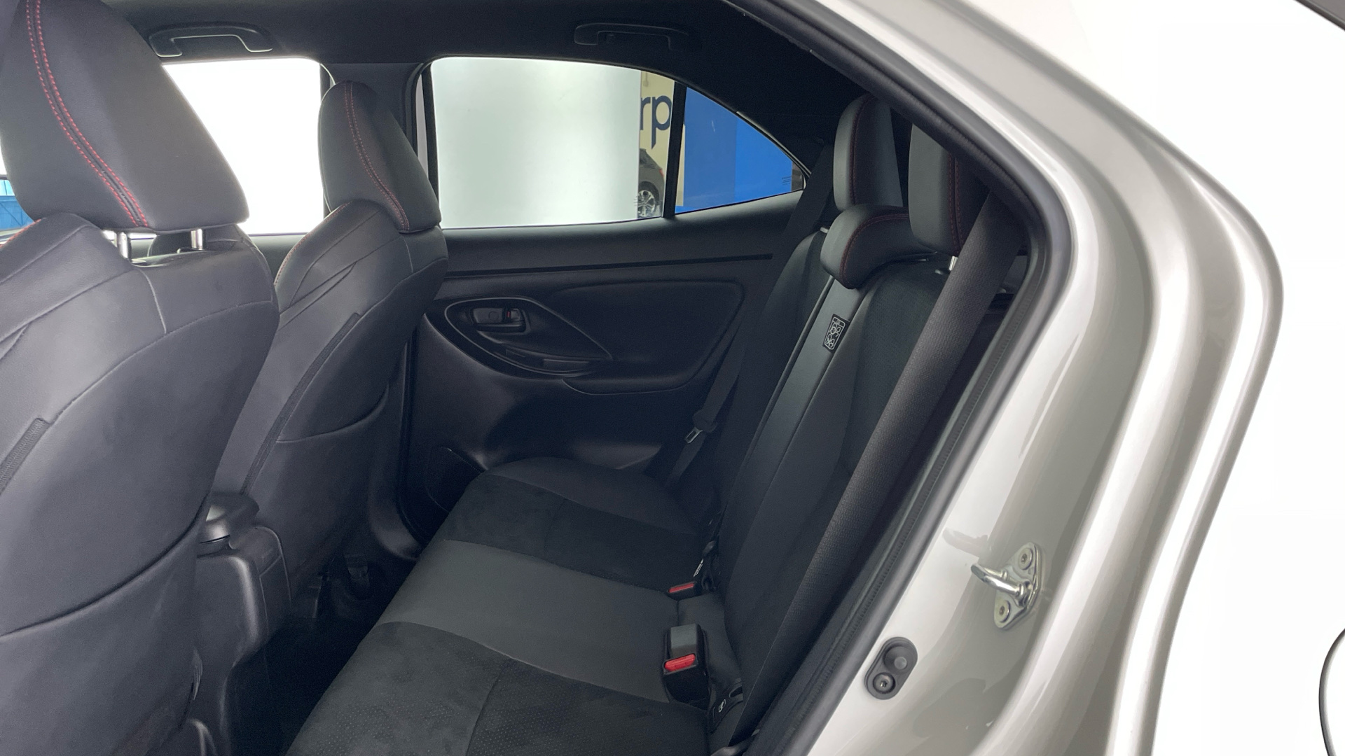 TOYOTA Yaris Cross - 12