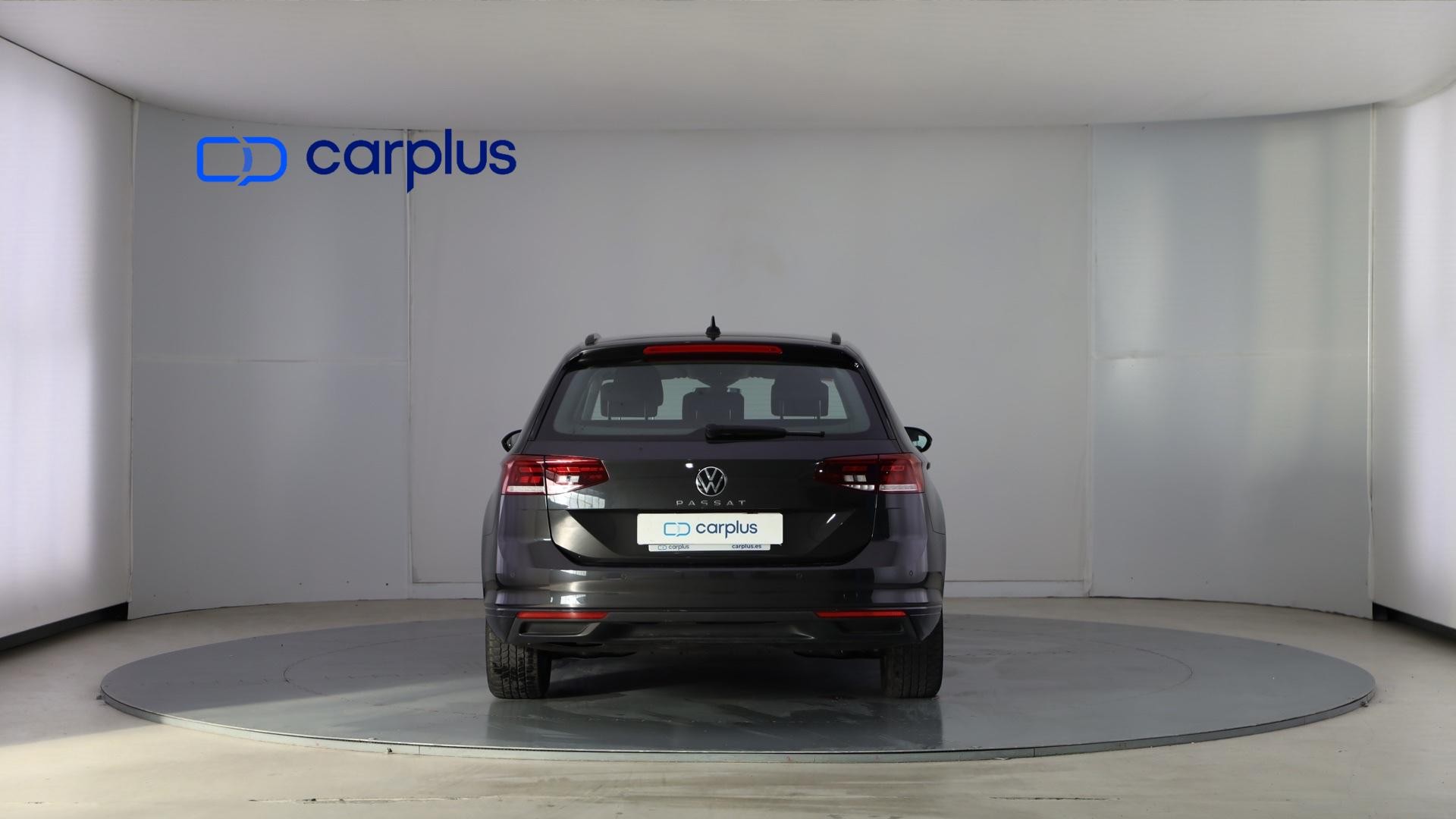 Volkswagen Passat - 2