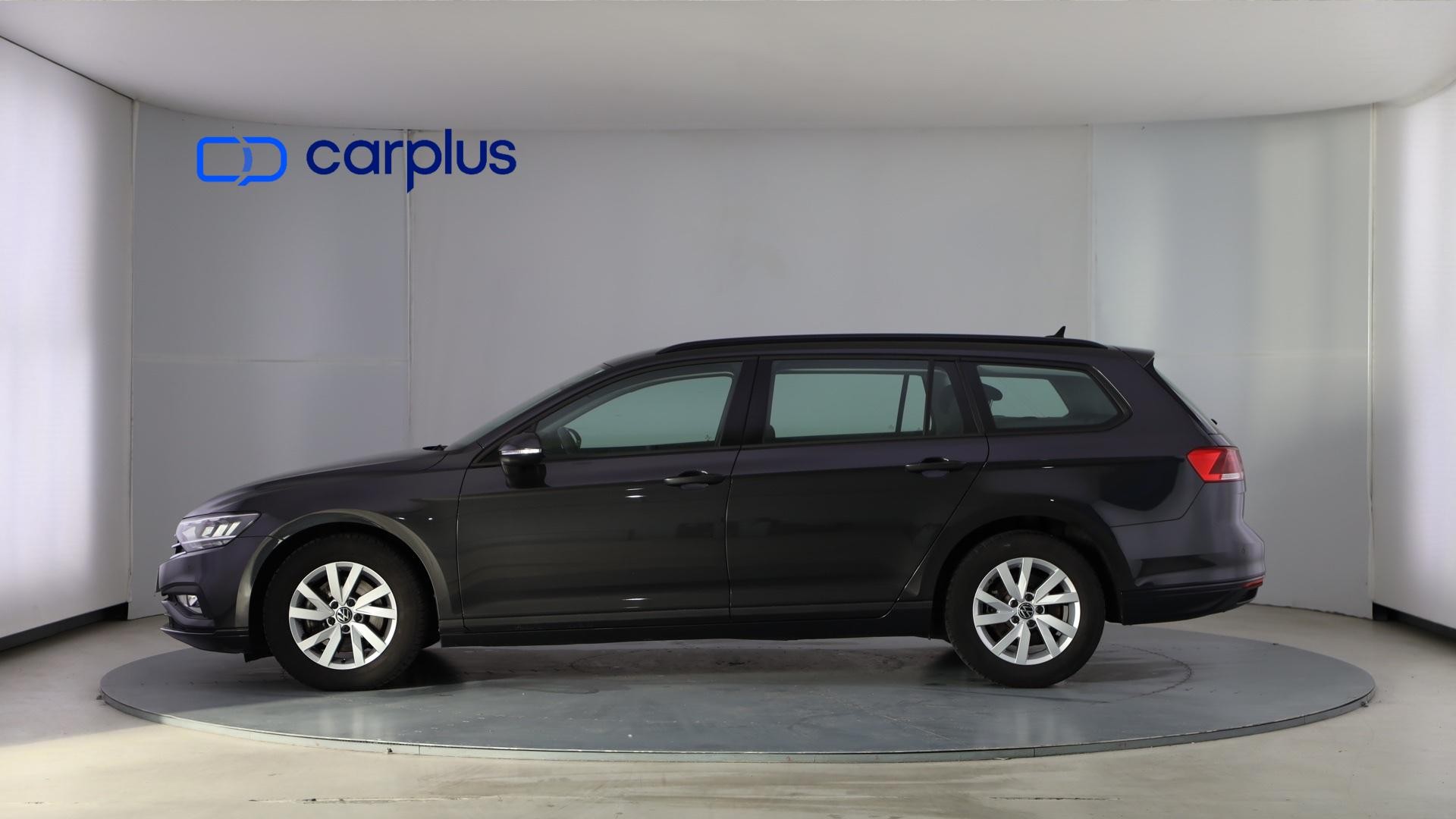 Volkswagen Passat - 4