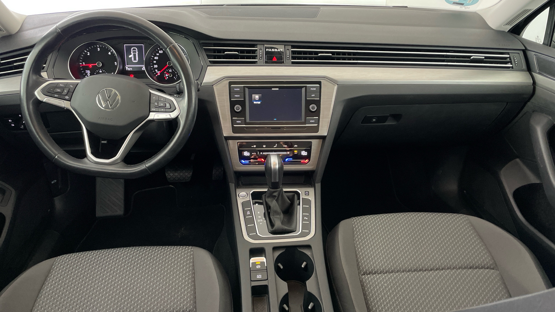 Volkswagen Passat - 10