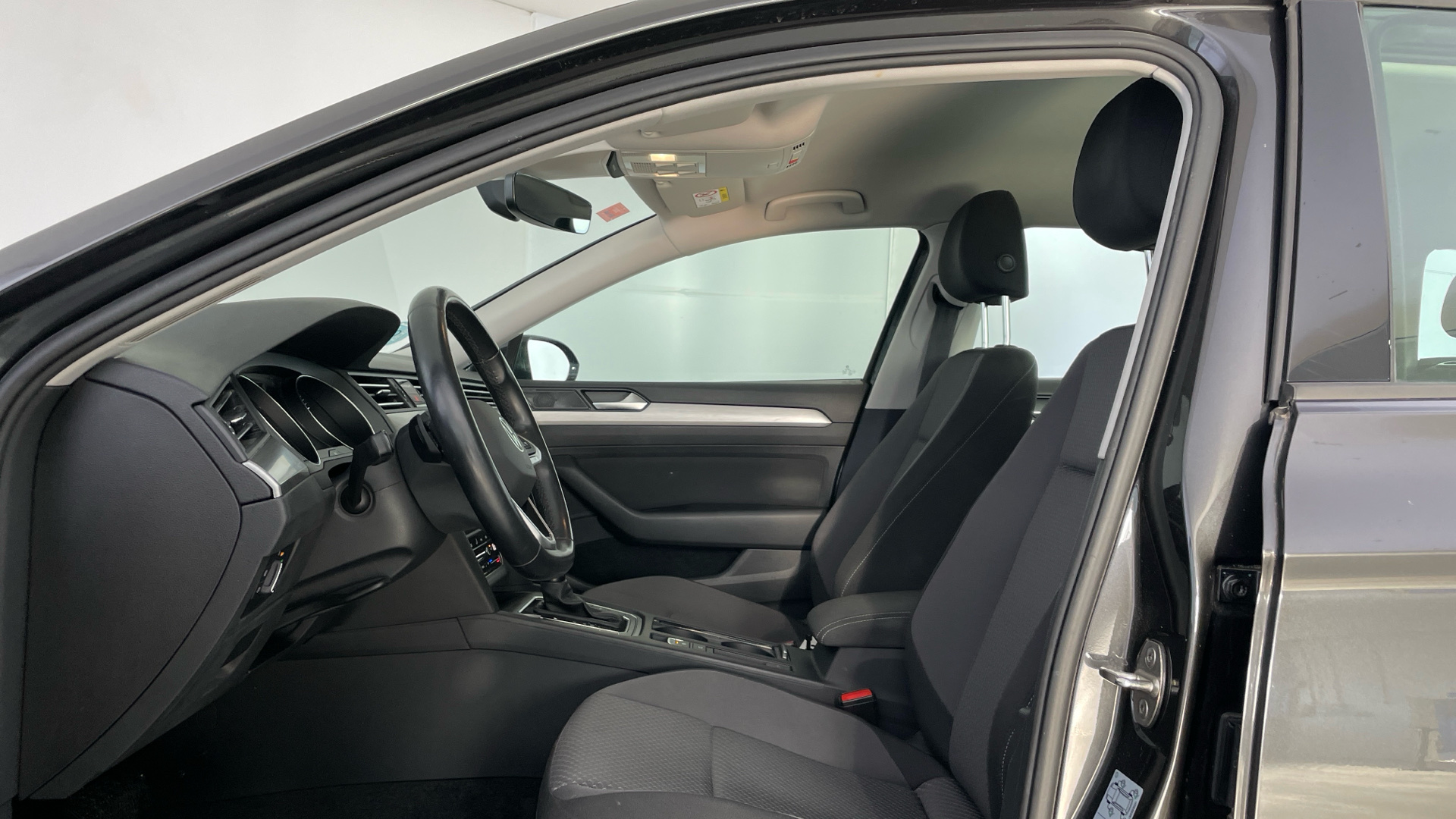 Volkswagen Passat - 11