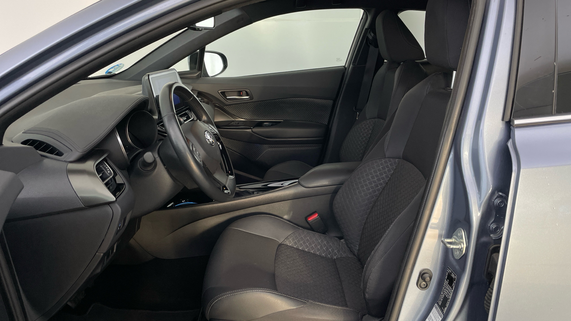 TOYOTA C-HR - 11