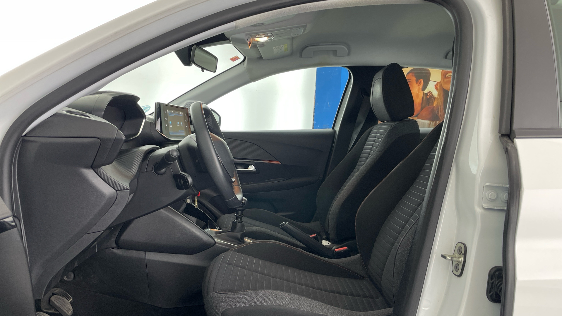 Peugeot 208 - 11