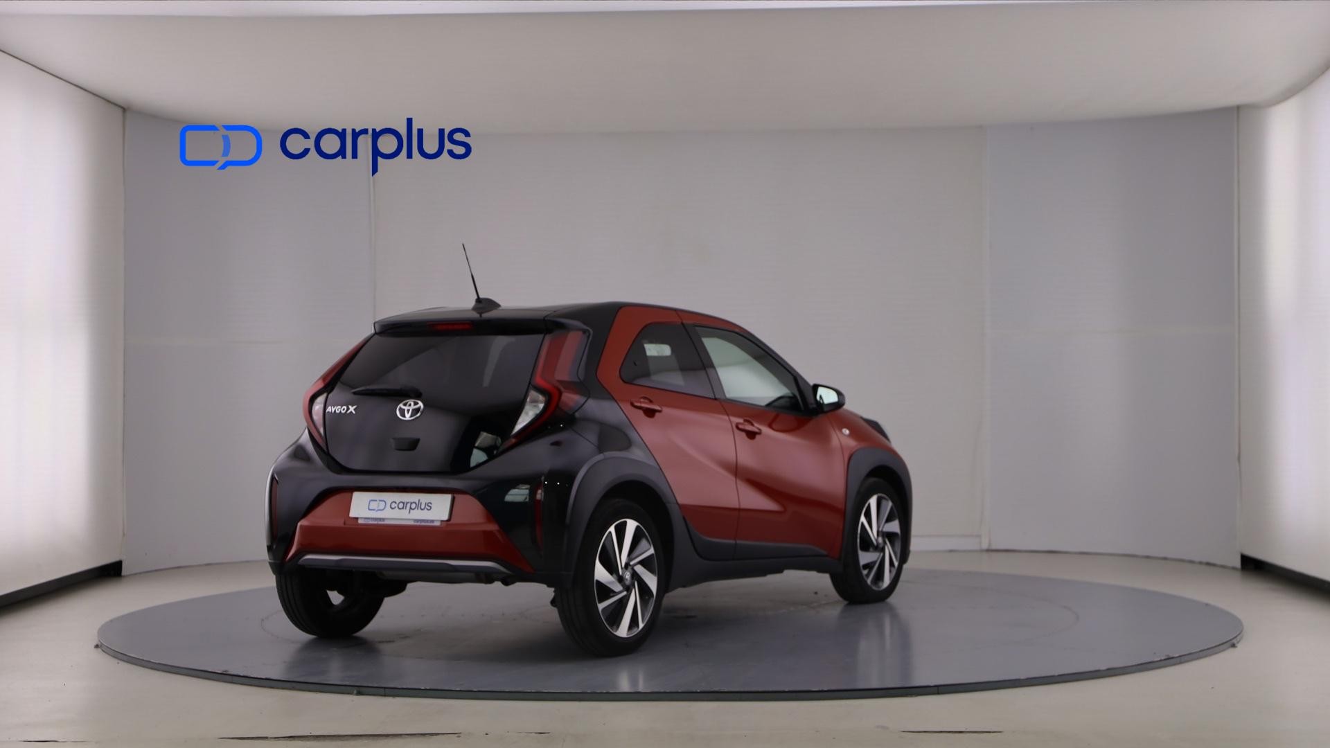 TOYOTA Aygo X Cross - 3