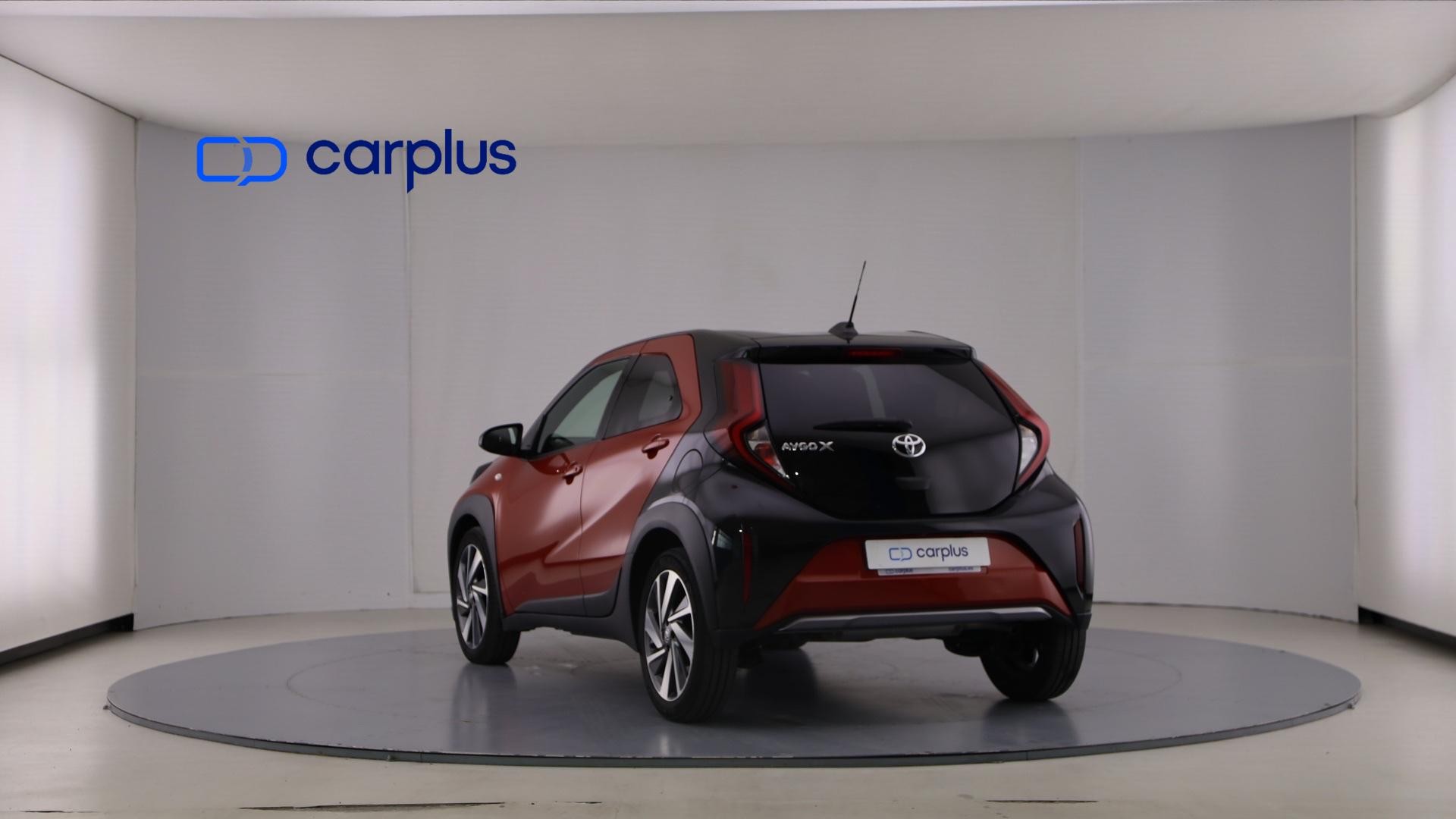 TOYOTA Aygo X Cross - 8