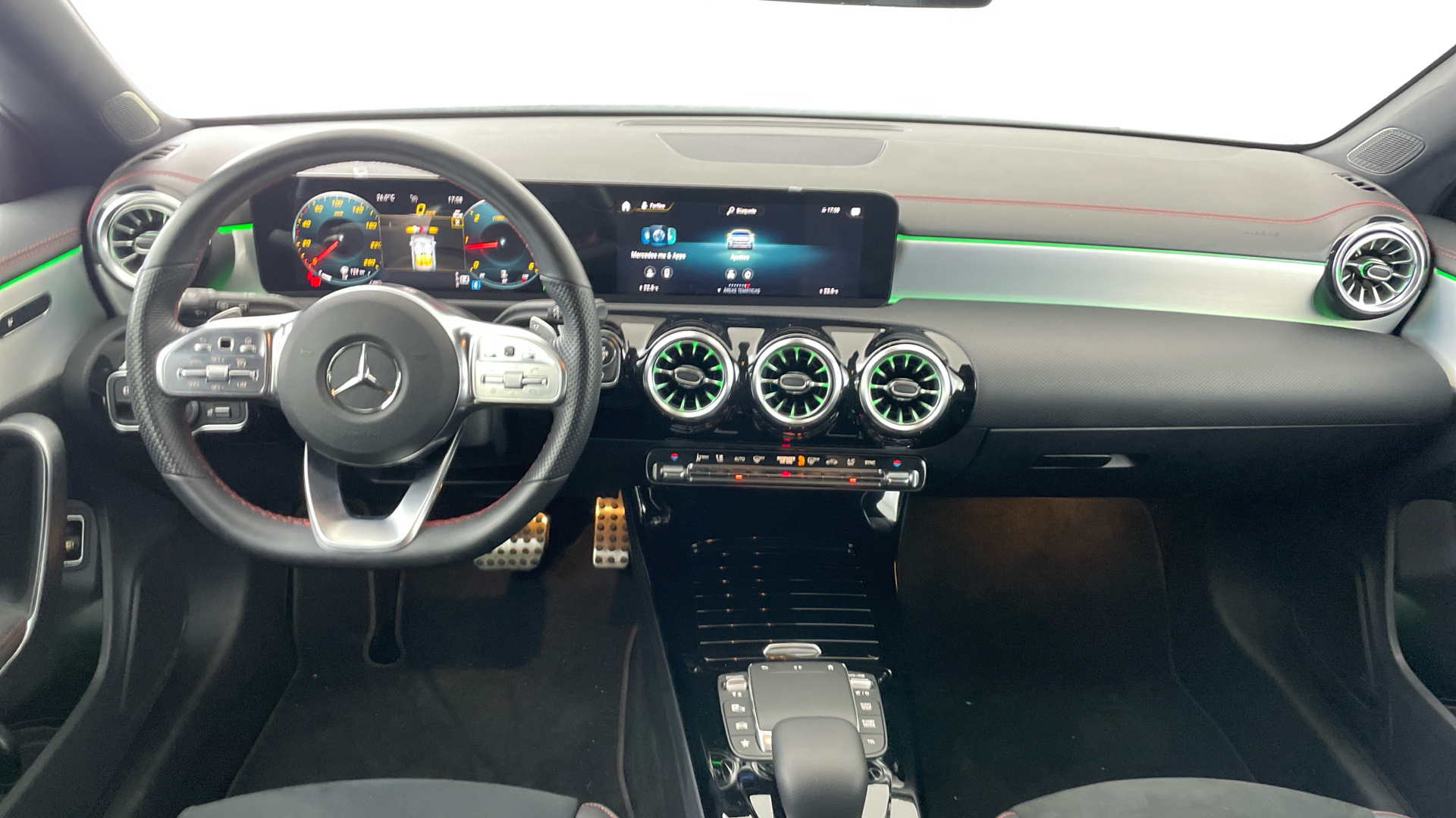 Mercedes-Benz CLA - 10