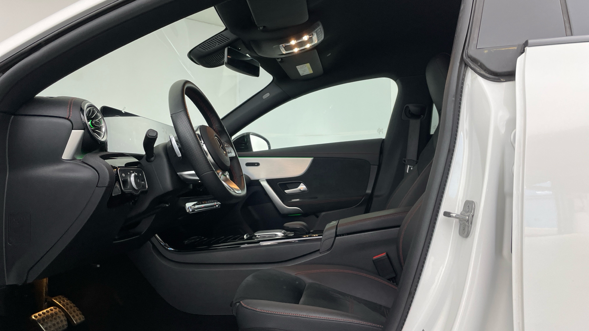Mercedes-Benz CLA - 11