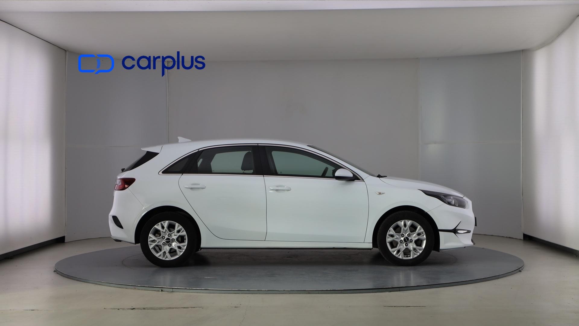 Kia Ceed - 4