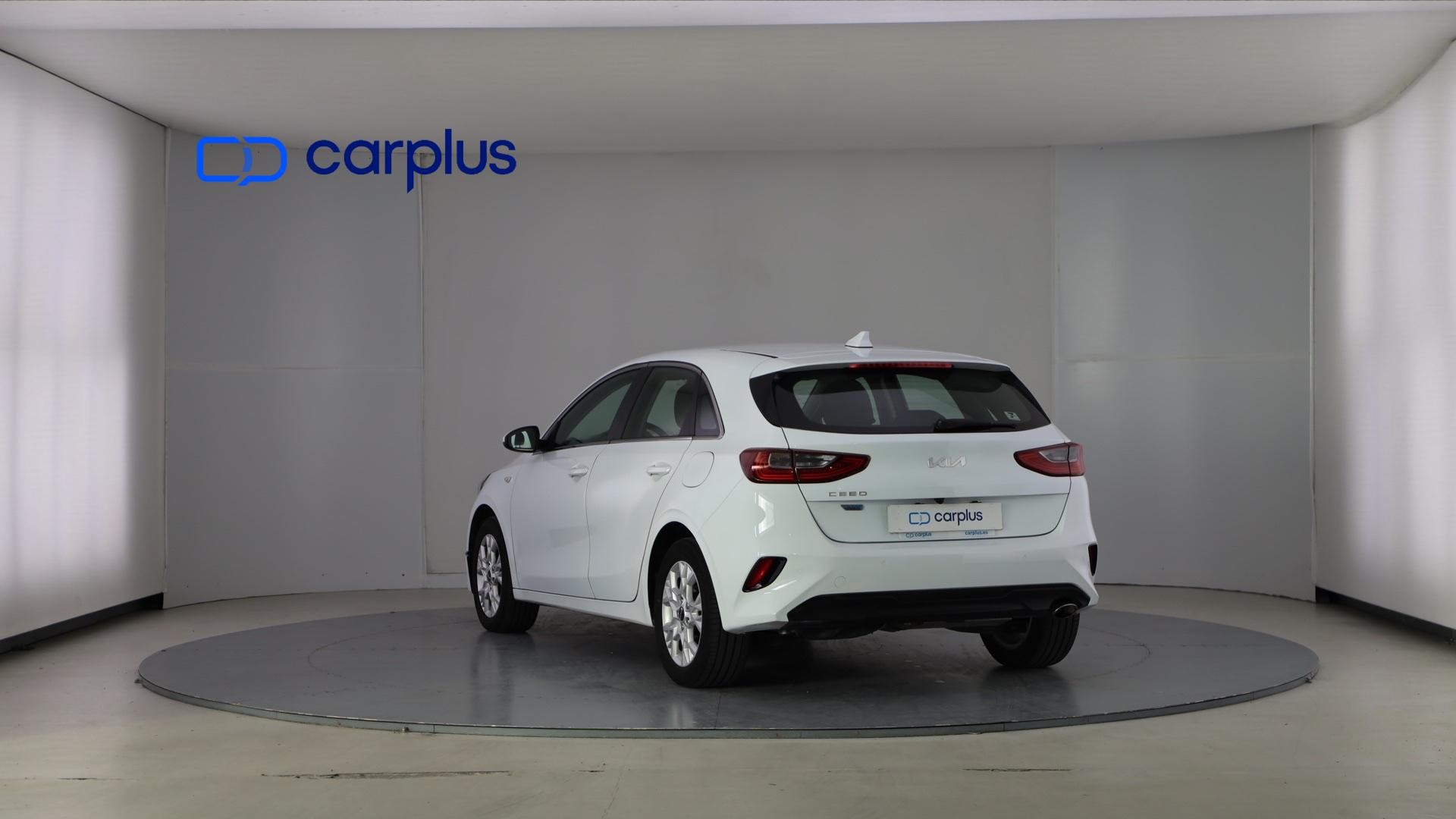 Kia Ceed - 8